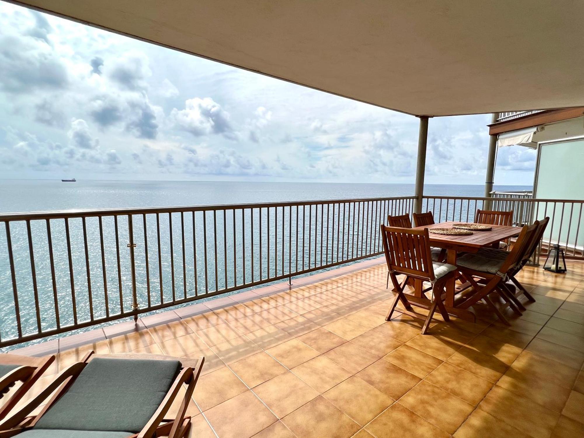 With Spectacular Views *
